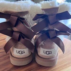 ‼️ SOLD‼️ UGG Fluffy Tan Boots New without box